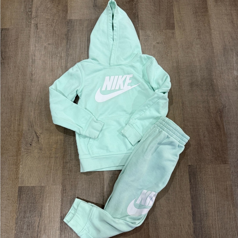 Nike Kids Mint Green Sweatpants & Hoodie Set